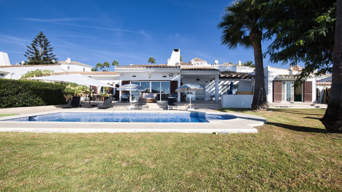 4 Bed Semi-Detached House in La Duquesa