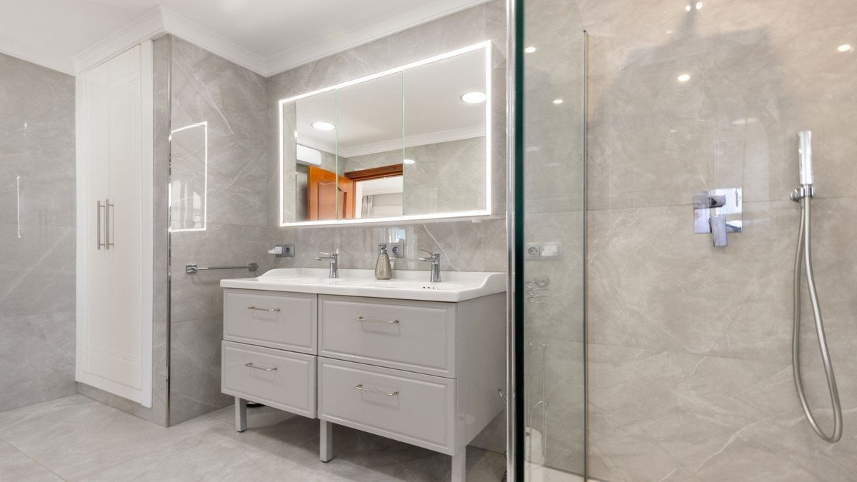 4 Bed Semi-Detached House in La Duquesa