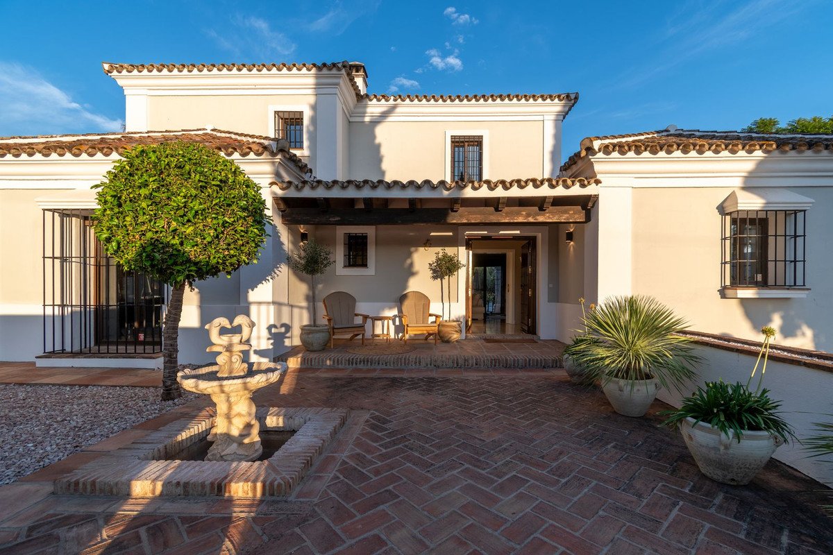 5 Bed Detached Villa in Mijas Golf