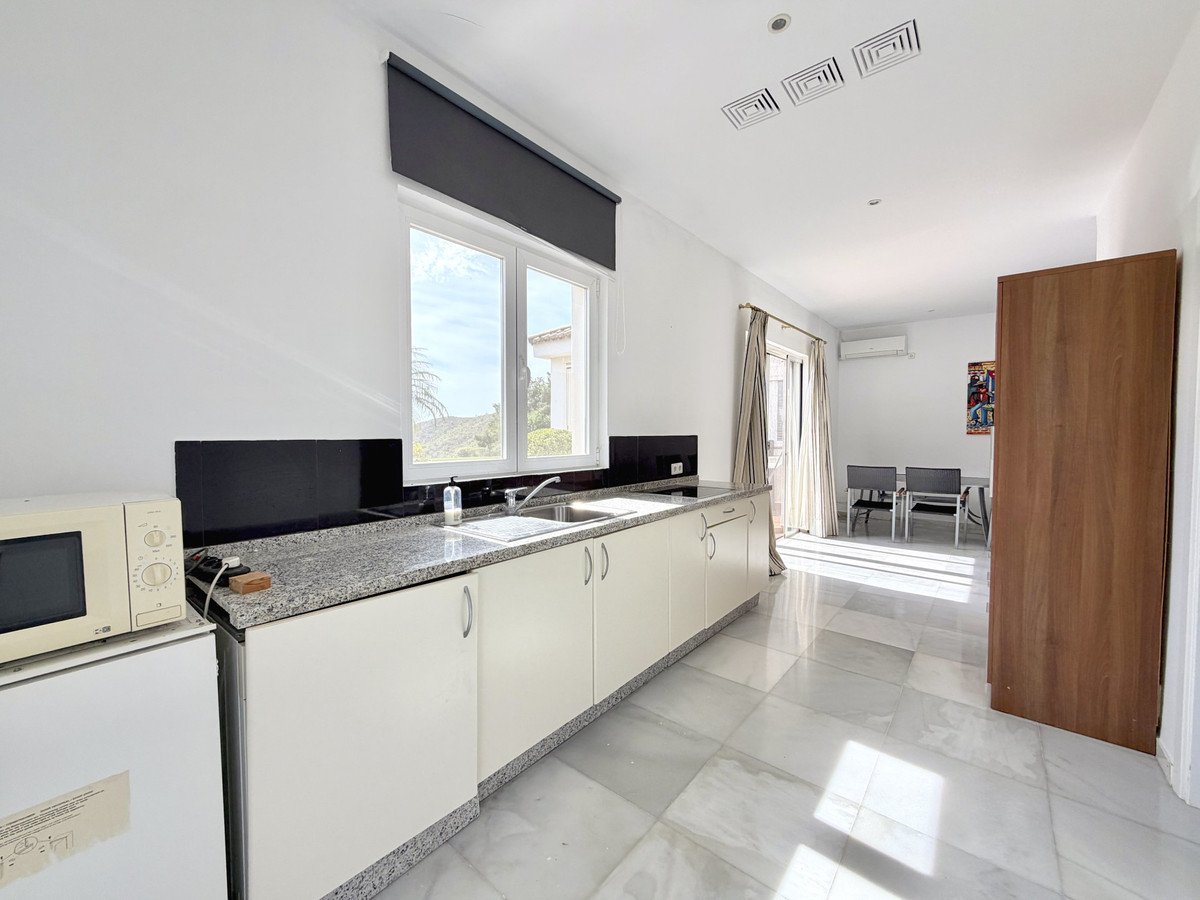 4 Bed Detached Villa in Estepona