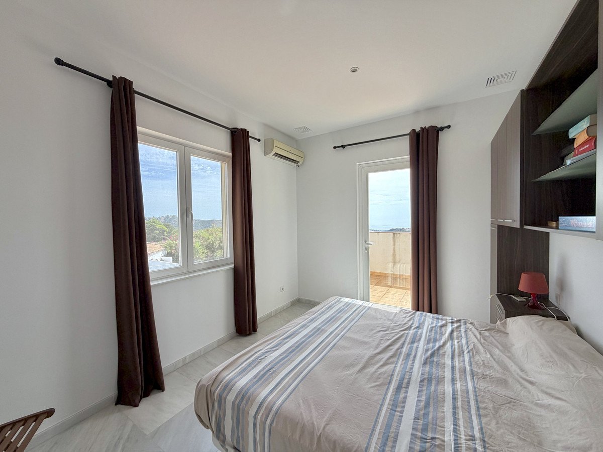 4 Bed Detached Villa in Estepona