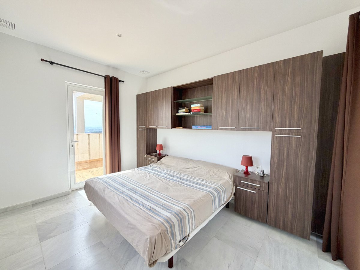 4 Bed Detached Villa in Estepona
