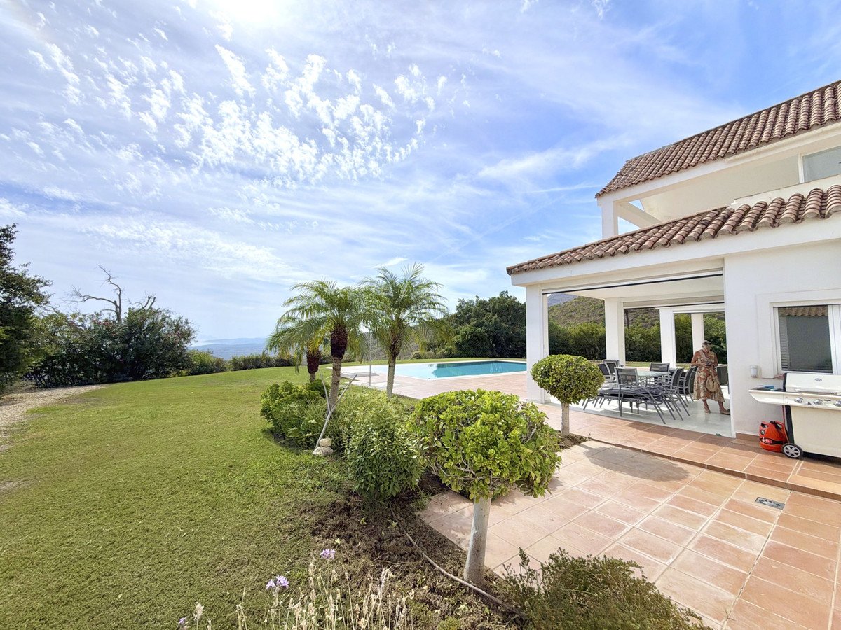4 Bed Detached Villa in Estepona