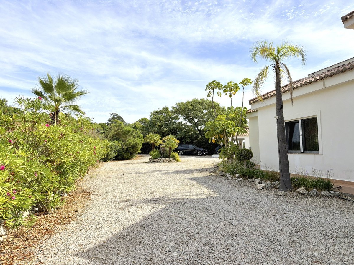 4 Bed Detached Villa in Estepona