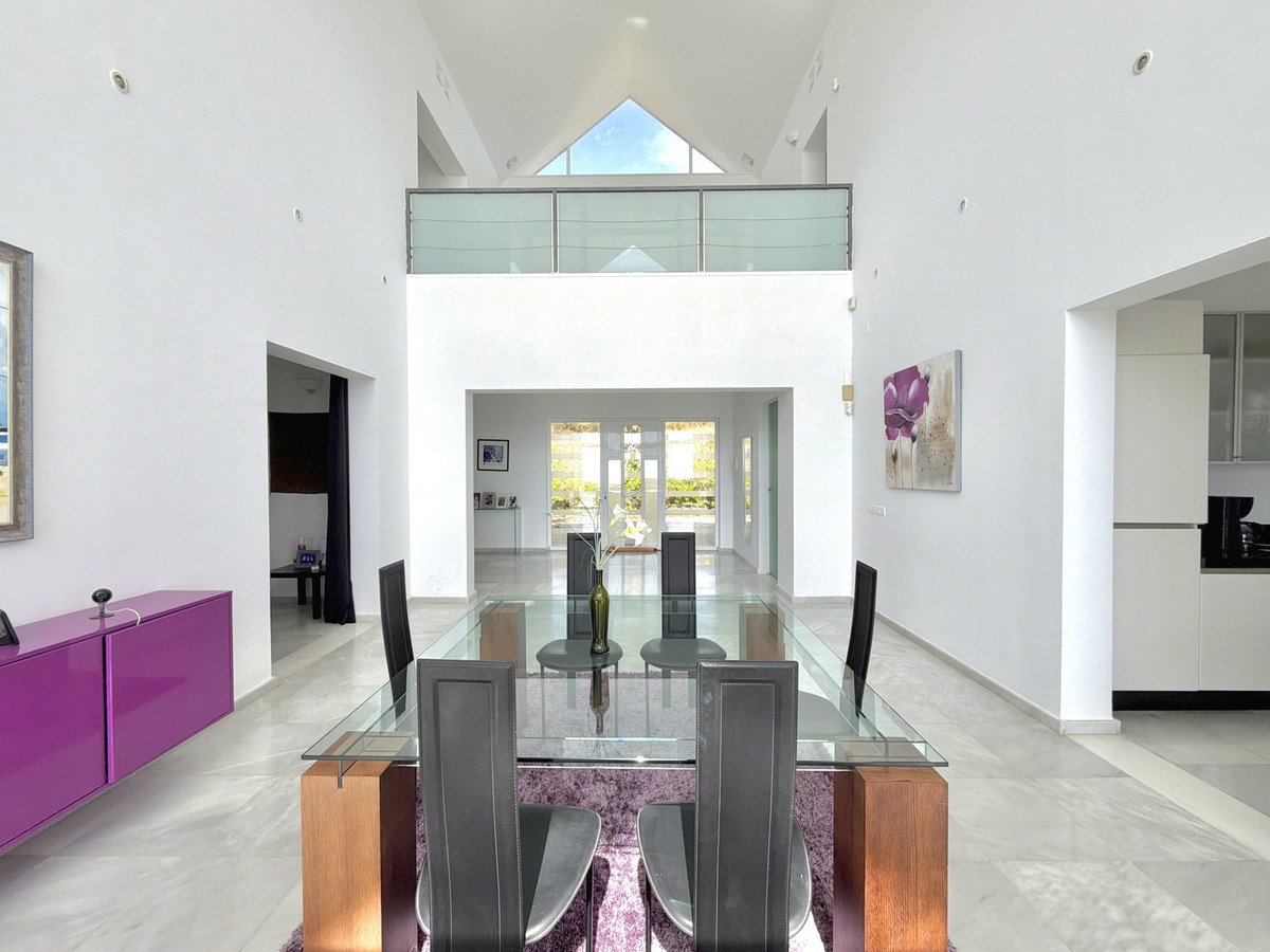 4 Bed Detached Villa in Estepona