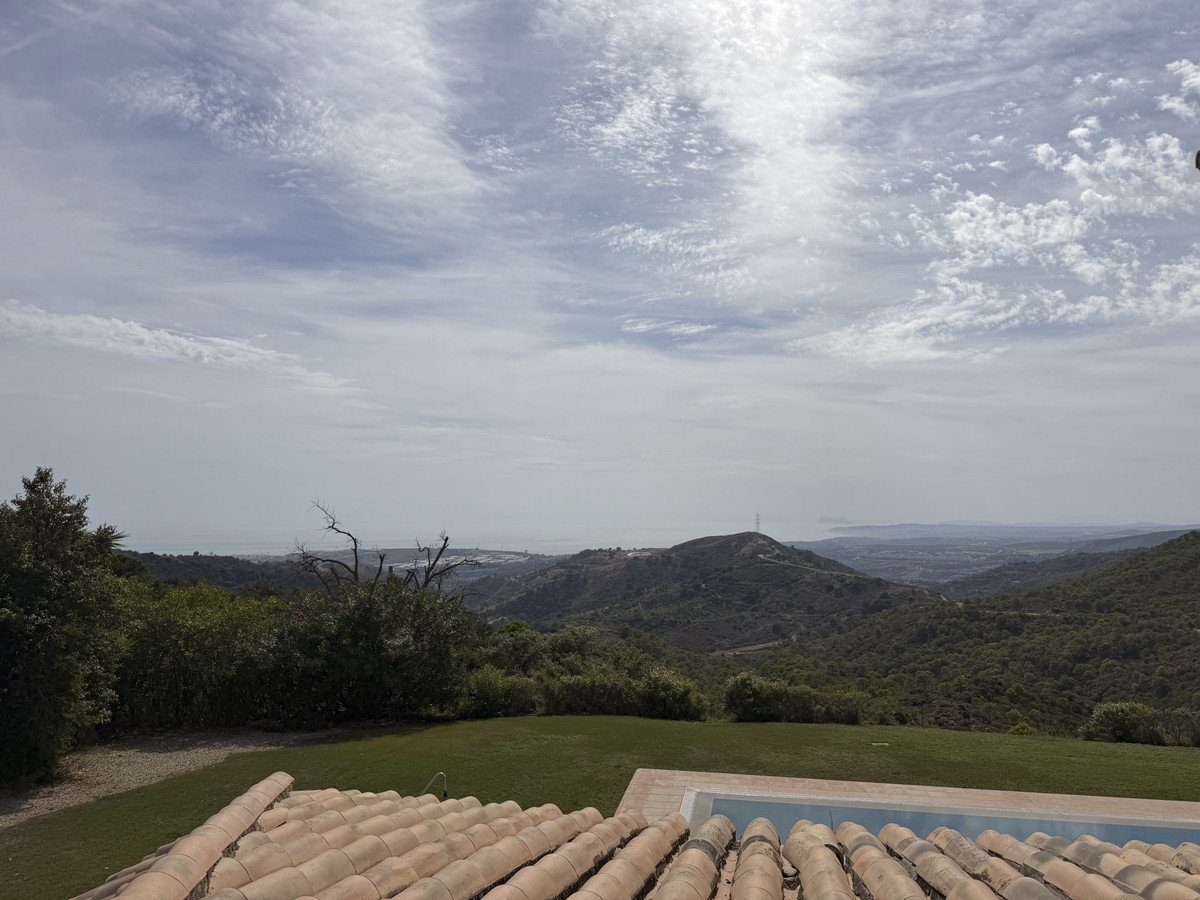 4 Bed Detached Villa in Estepona