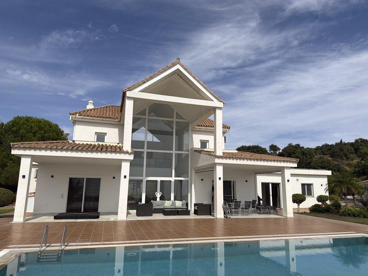 4 Bed Detached Villa in Estepona