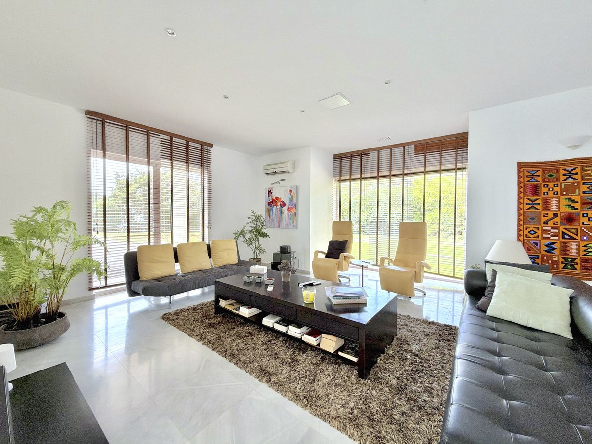 4 Bed Detached Villa in Estepona