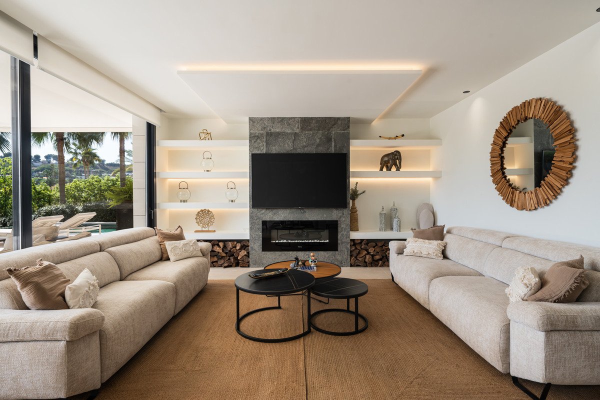 6 Bed Detached Villa in Nueva Andalucía