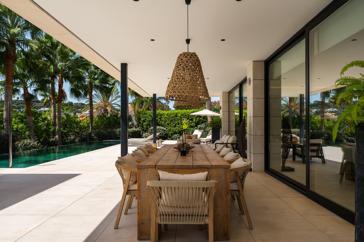 6 Bed Detached Villa in Nueva Andalucía