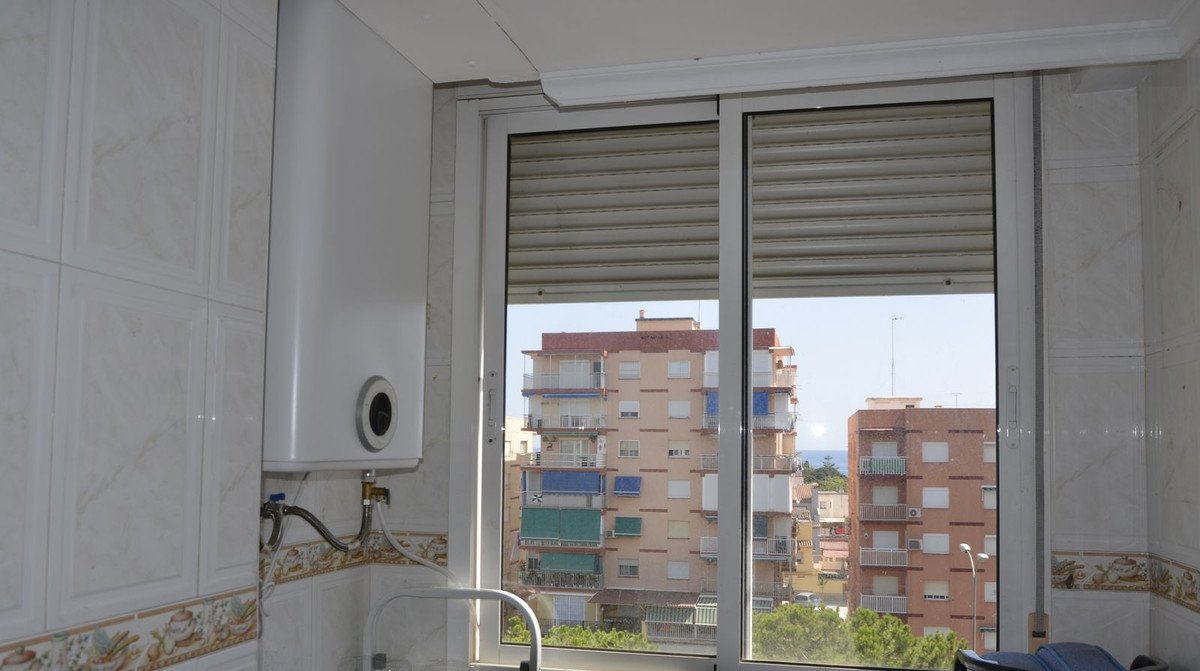 3 Bed Middle Floor Apartment in Torre del Mar
