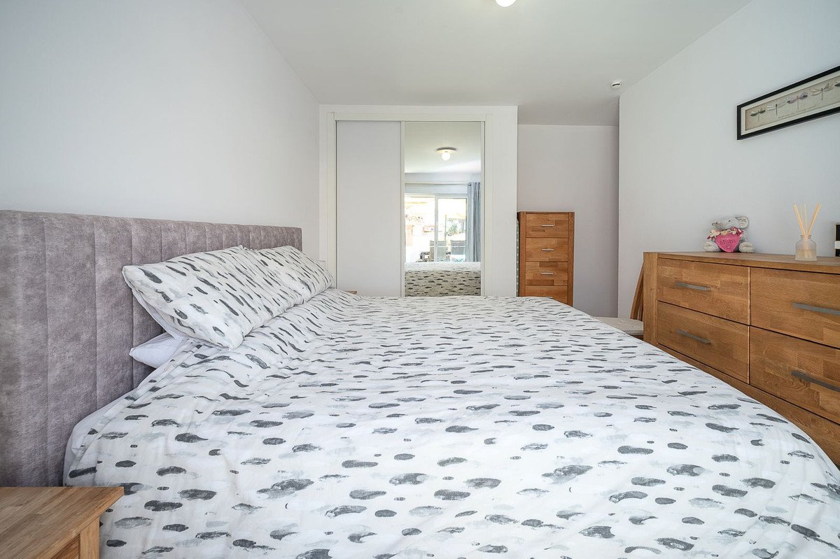 2 Bed Middle Floor Apartment in El Faro
