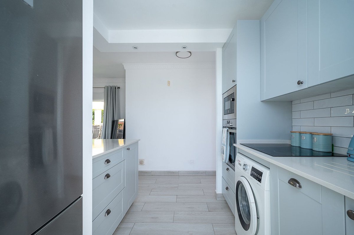 2 Bed Middle Floor Apartment in El Faro