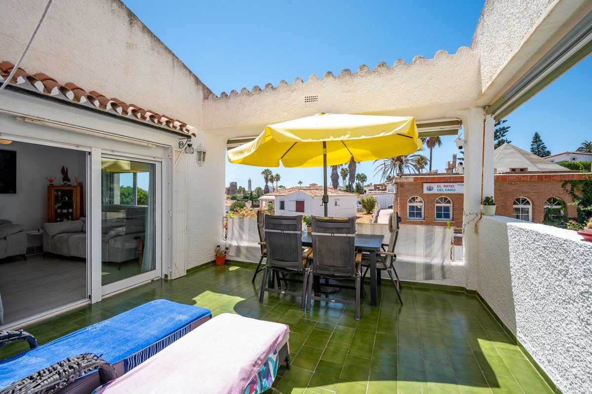 2 Bed Middle Floor Apartment in El Faro