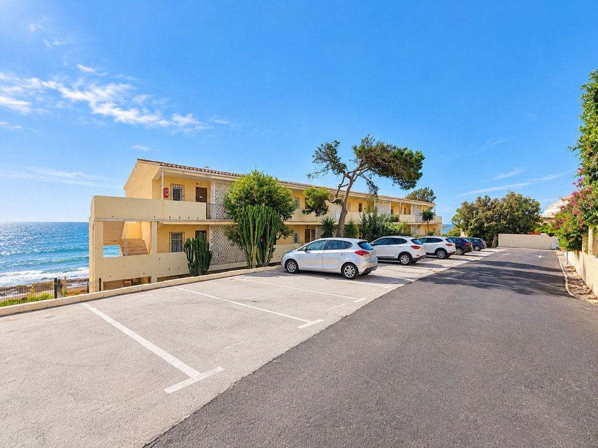 1 Bed Penthouse in Estepona