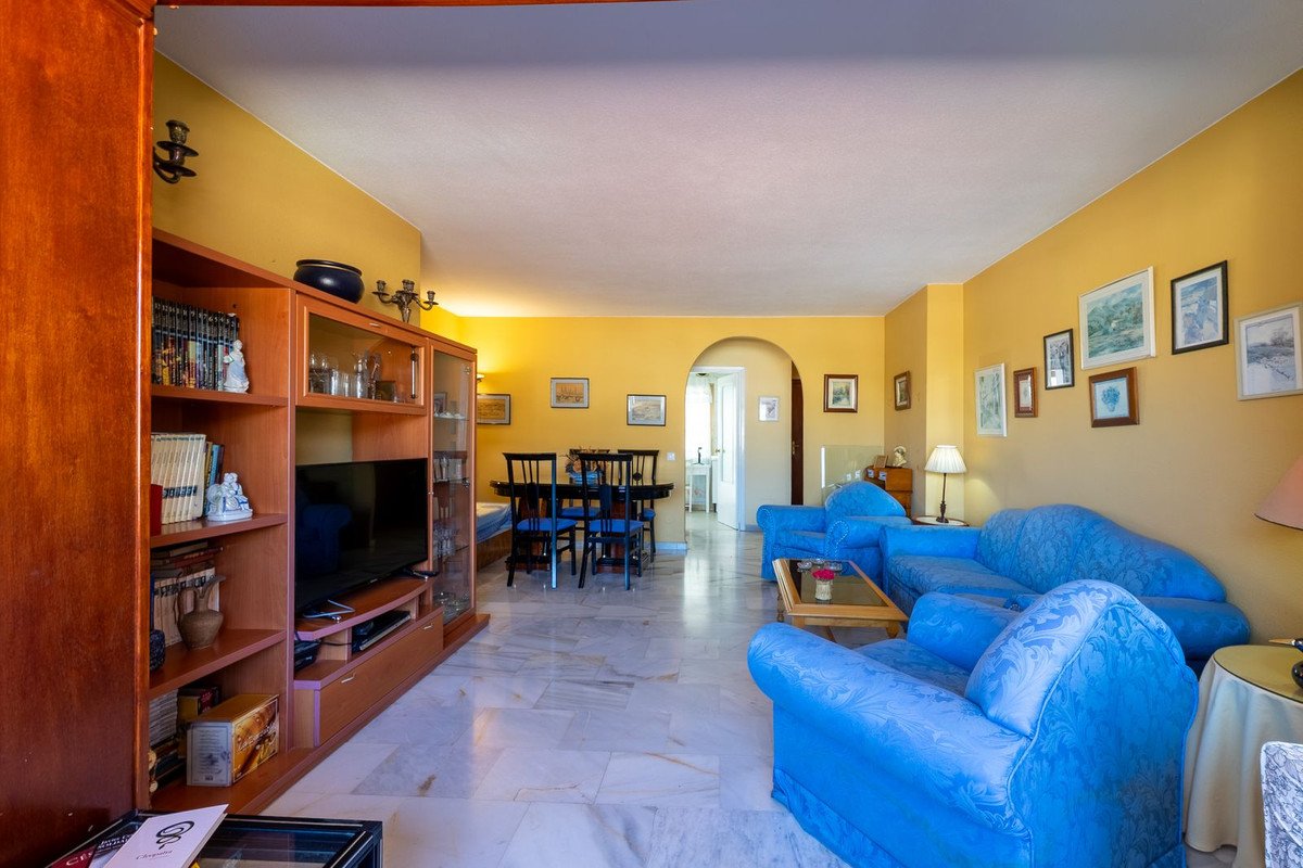 3 Bed Middle Floor Apartment in Fuengirola