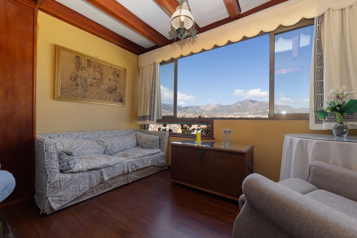 3 Bed Middle Floor Apartment in Fuengirola