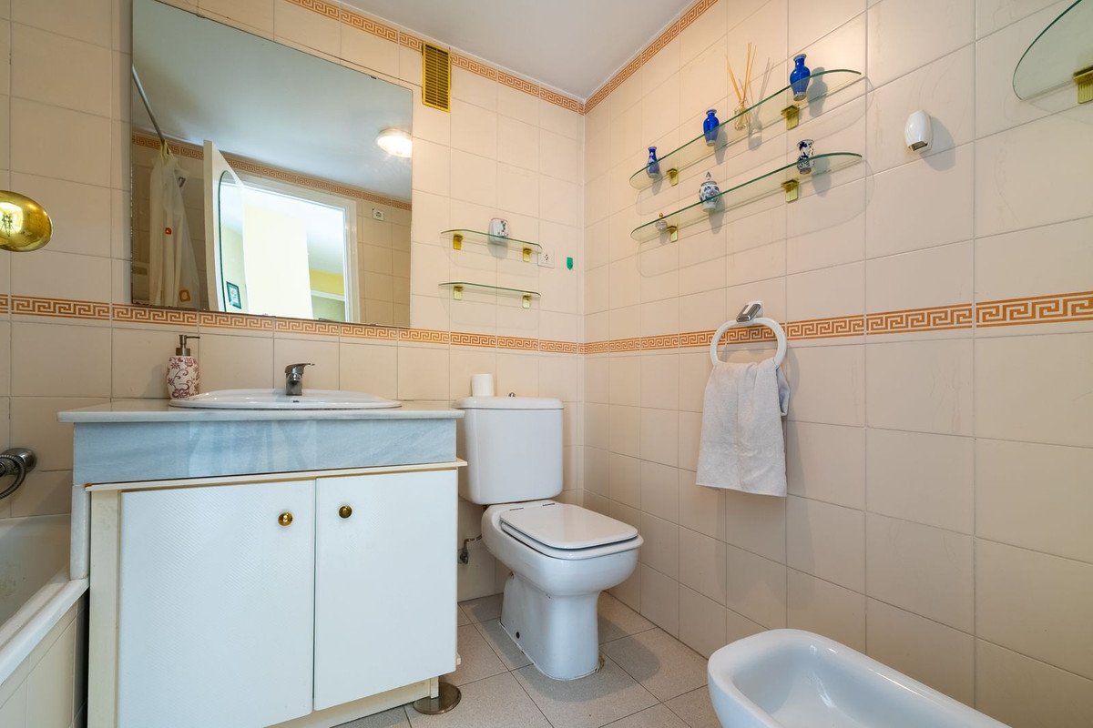 3 Bed Middle Floor Apartment in Fuengirola
