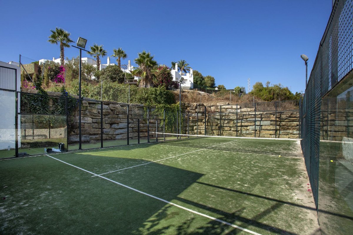 2 Bed Middle Floor Apartment in Selwo