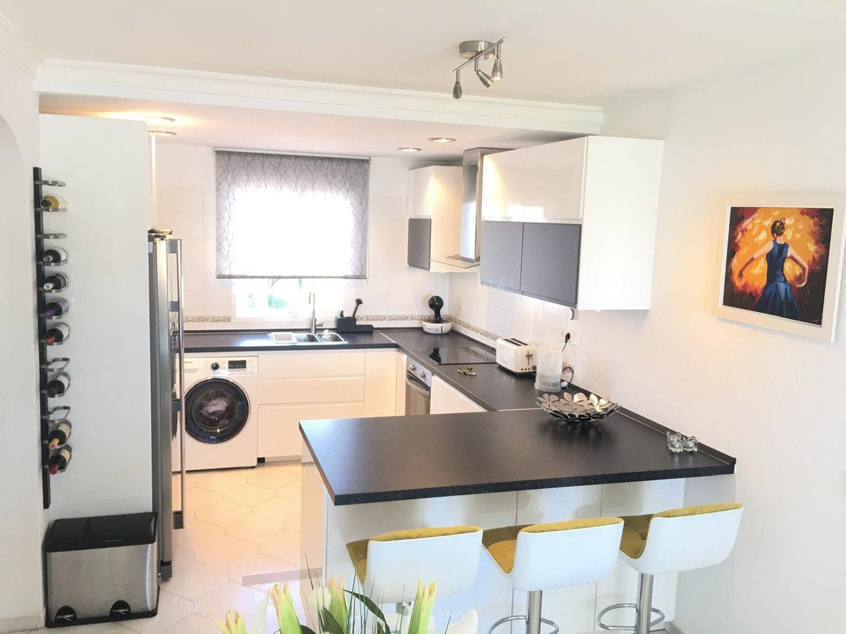 2 Bed Top Floor Apartment in Miraflores