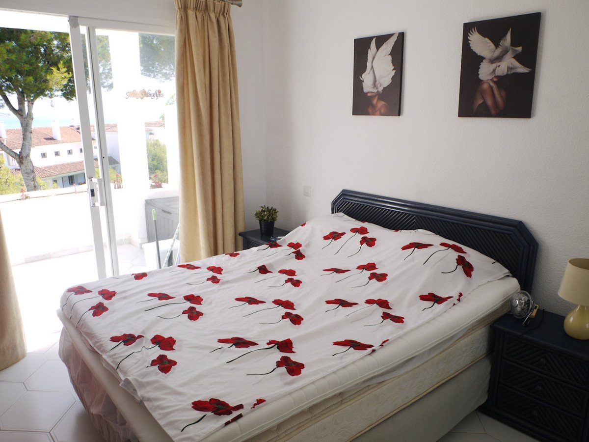 2 Bed Top Floor Apartment in Miraflores