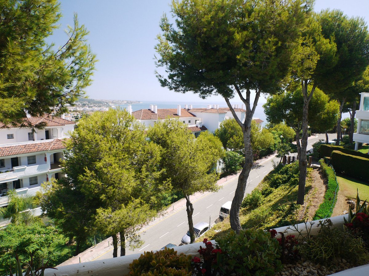 2 Bed Top Floor Apartment in Miraflores