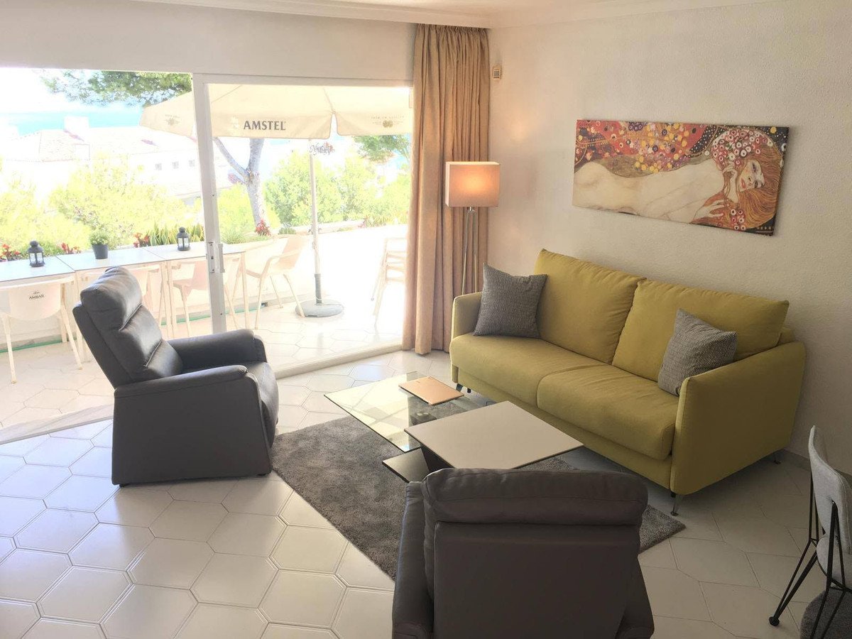 2 Bed Top Floor Apartment in Miraflores