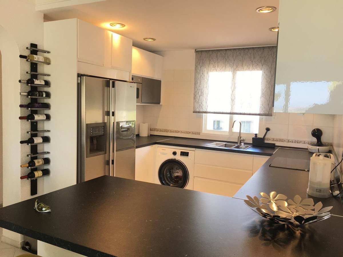 2 Bed Top Floor Apartment in Miraflores