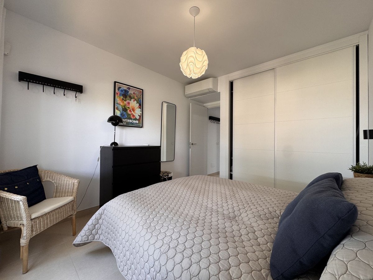 2 Bed Middle Floor Apartment in Miraflores