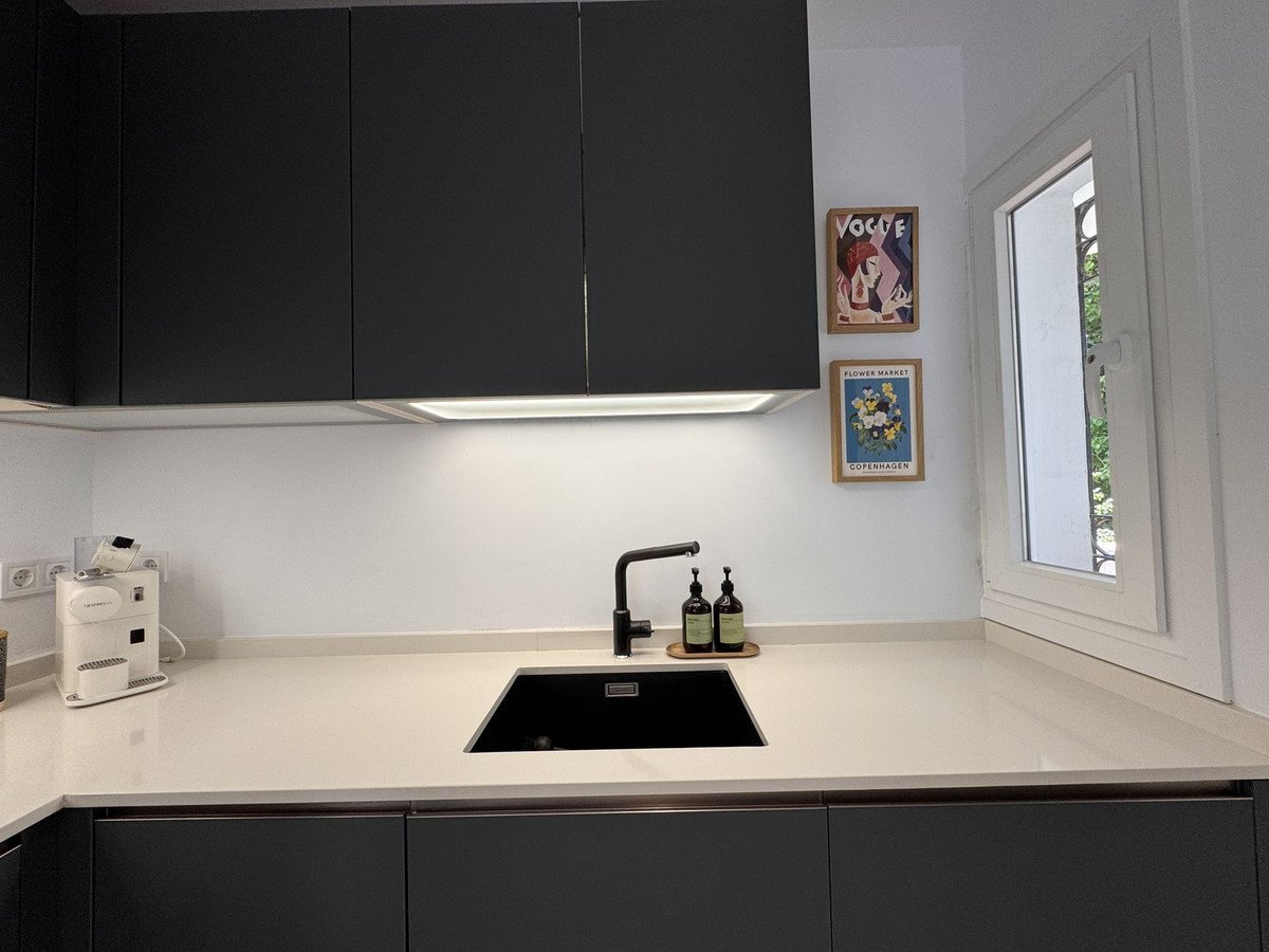 2 Bed Middle Floor Apartment in Miraflores