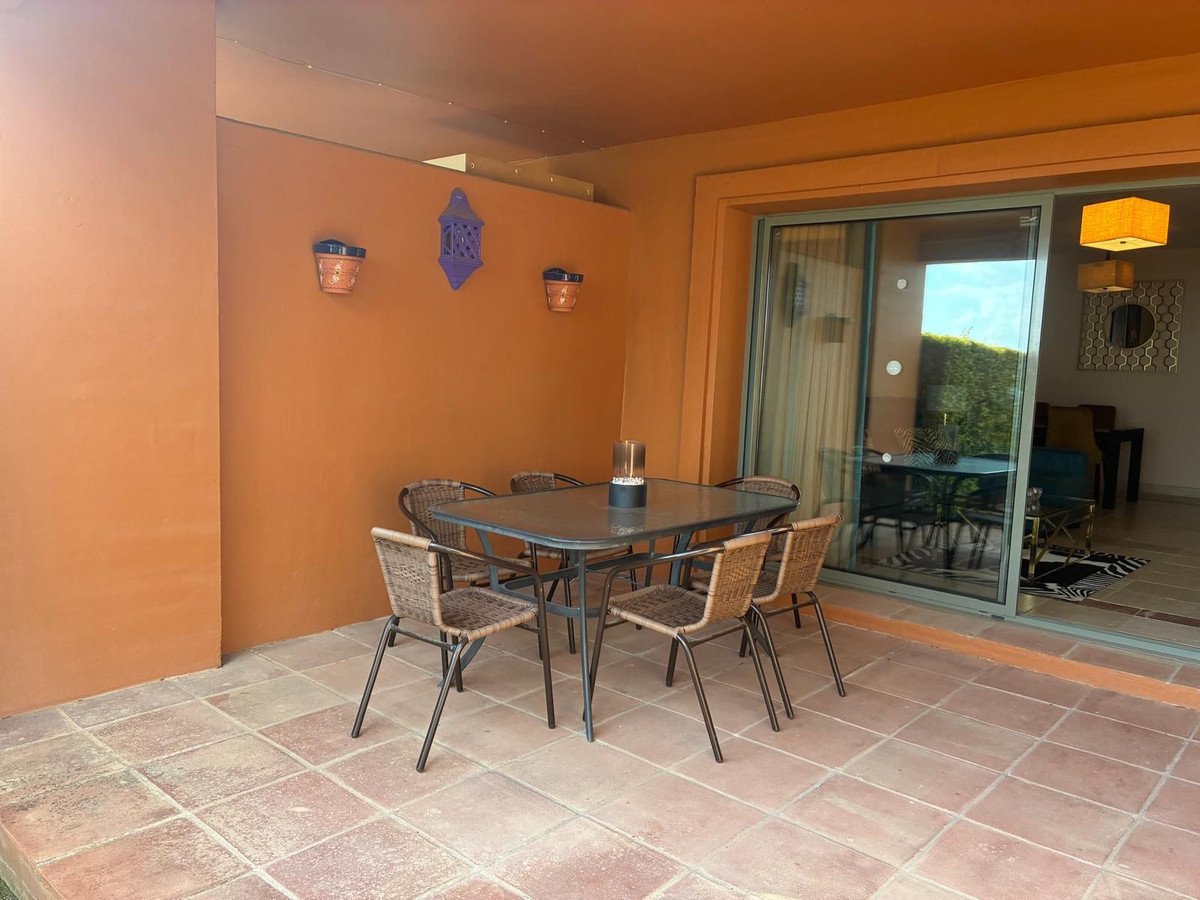 2 Bed Ground Floor Apartment in Estepona