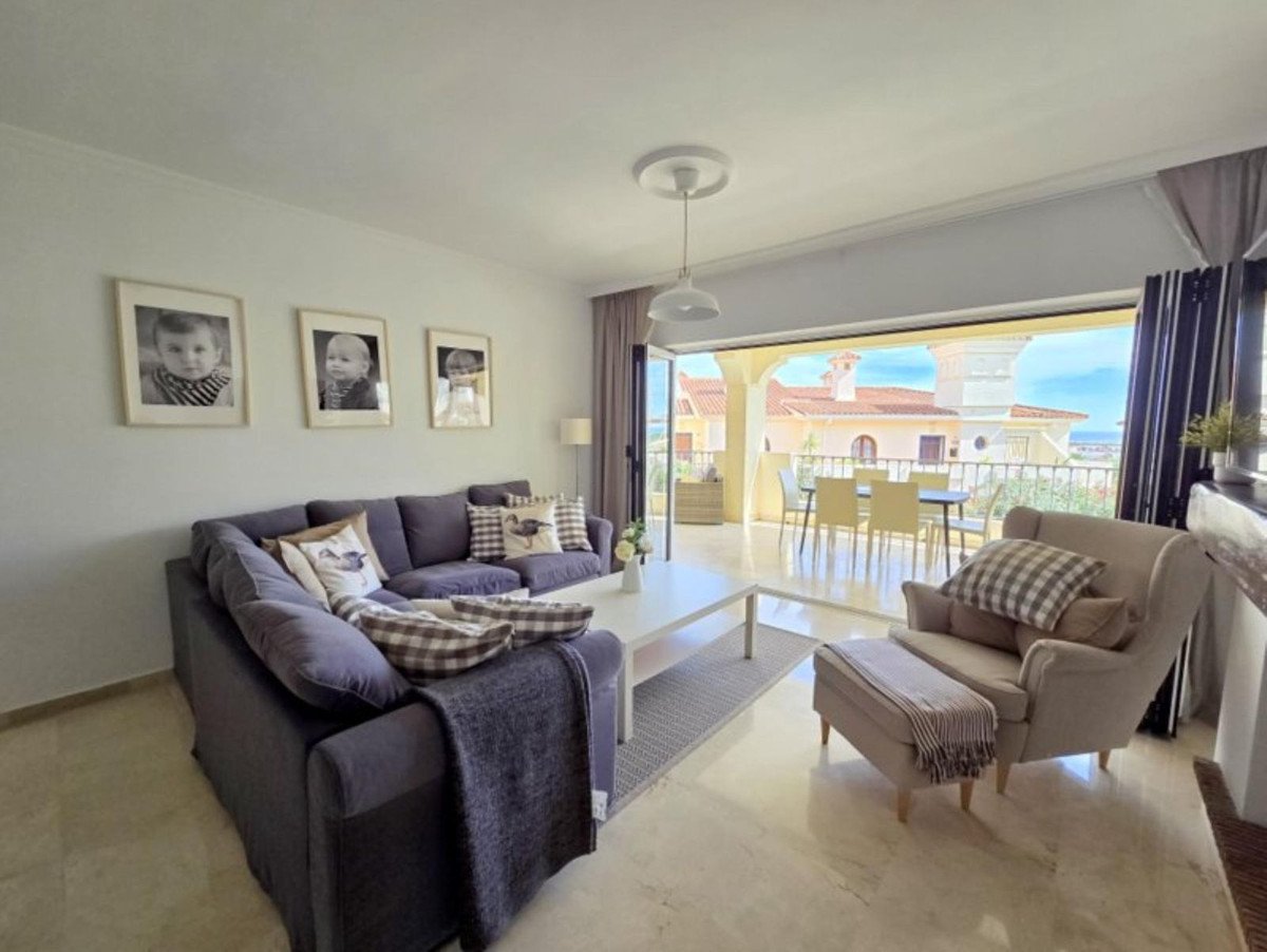3 Bed Ground Floor Apartment in La Duquesa