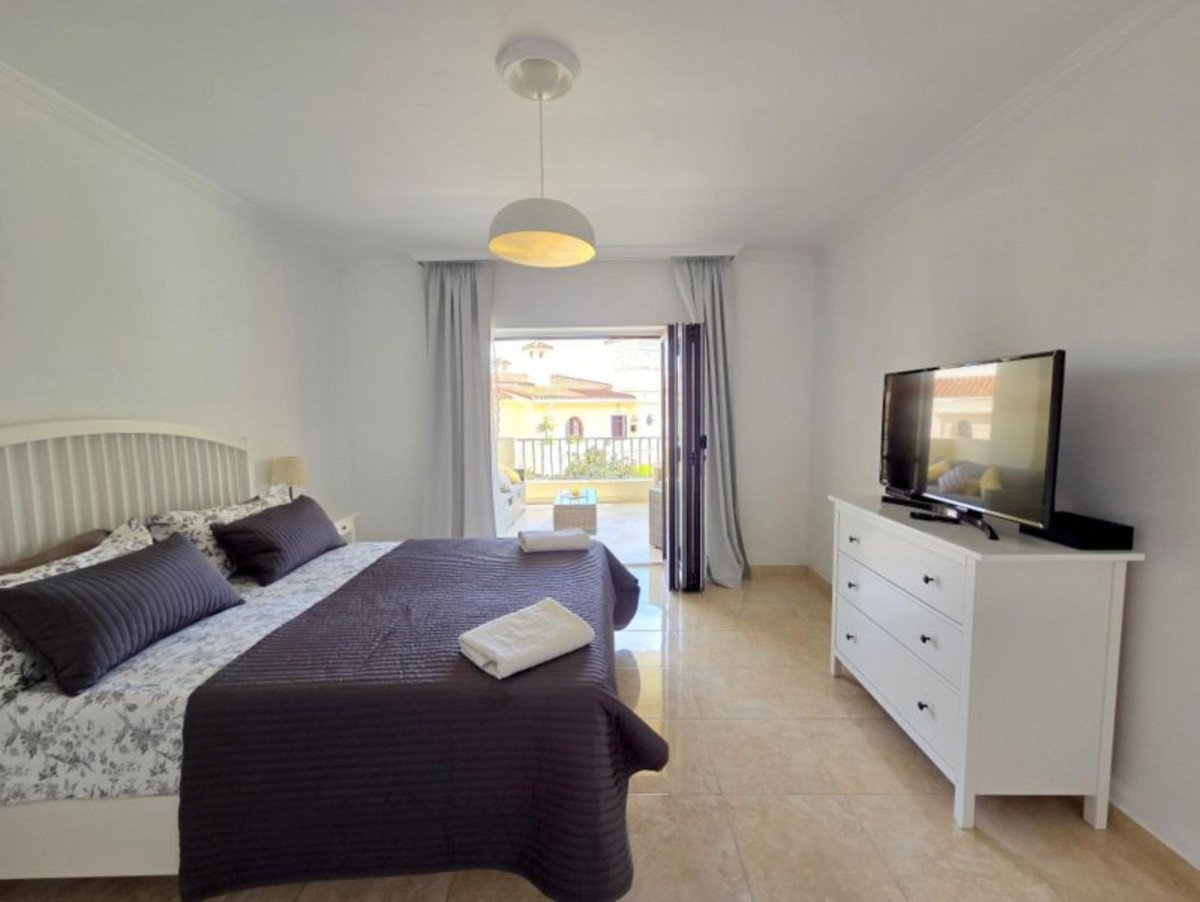 3 Bed Ground Floor Apartment in La Duquesa