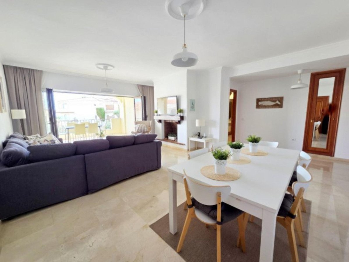 3 Bed Ground Floor Apartment in La Duquesa