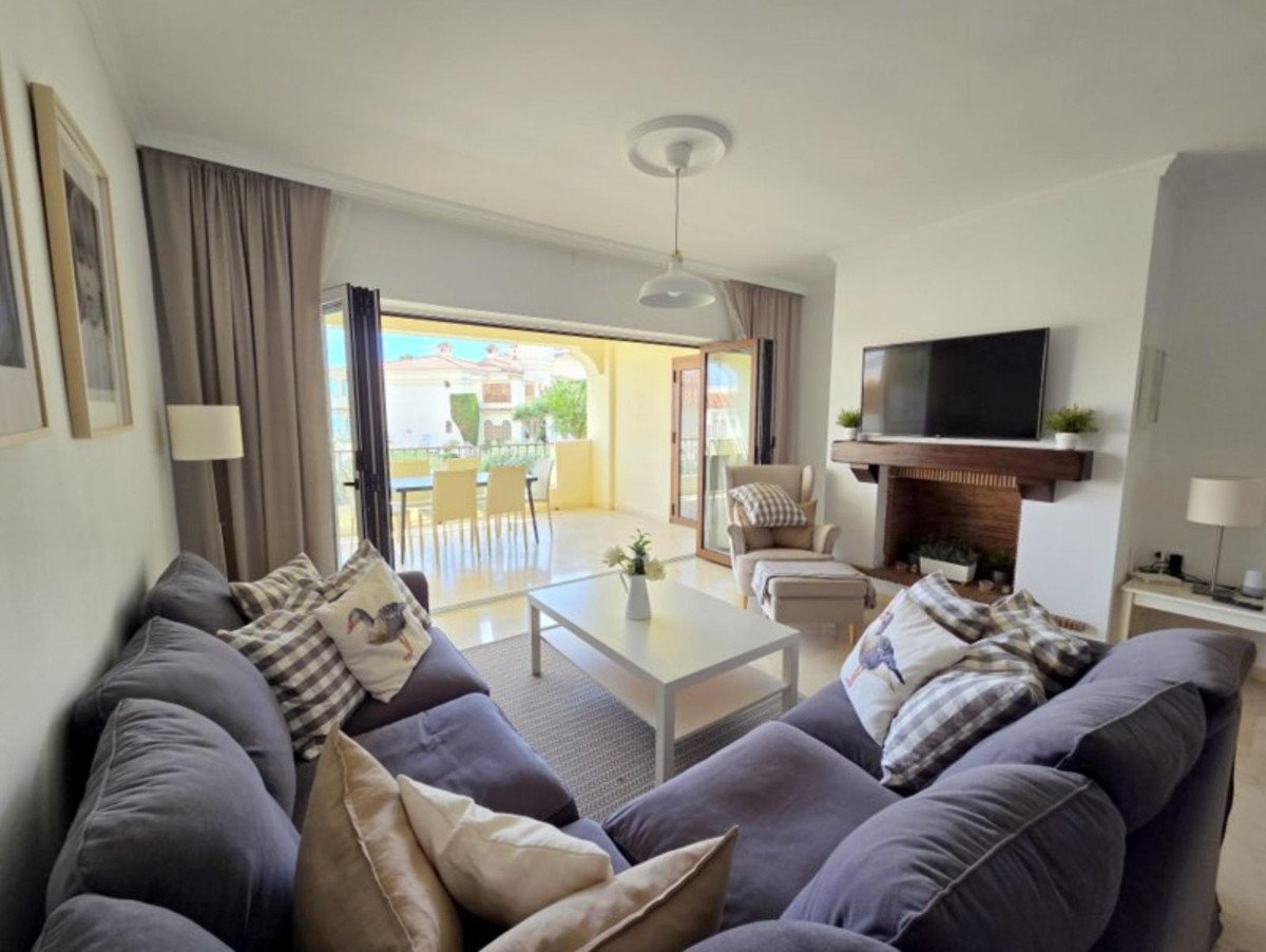 3 Bed Ground Floor Apartment in La Duquesa