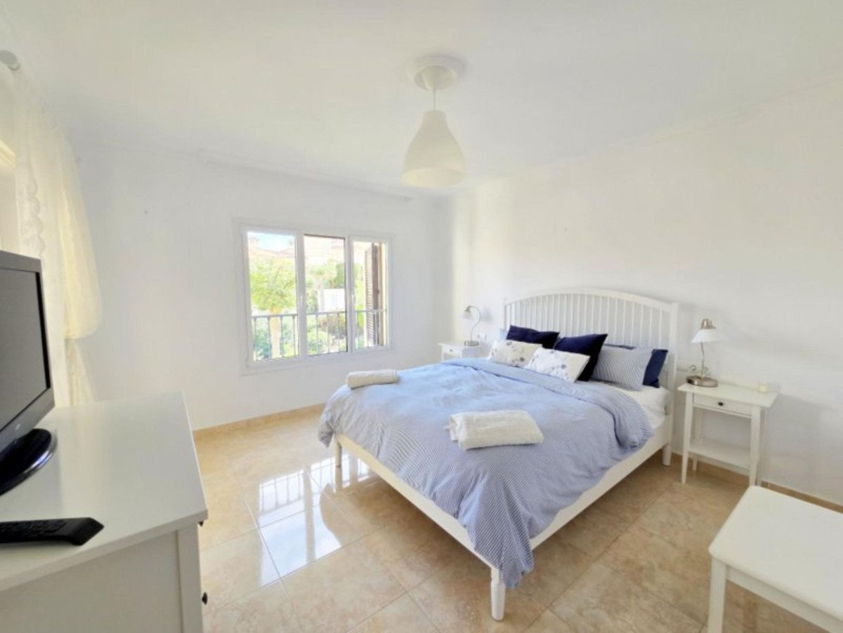 3 Bed Ground Floor Apartment in La Duquesa