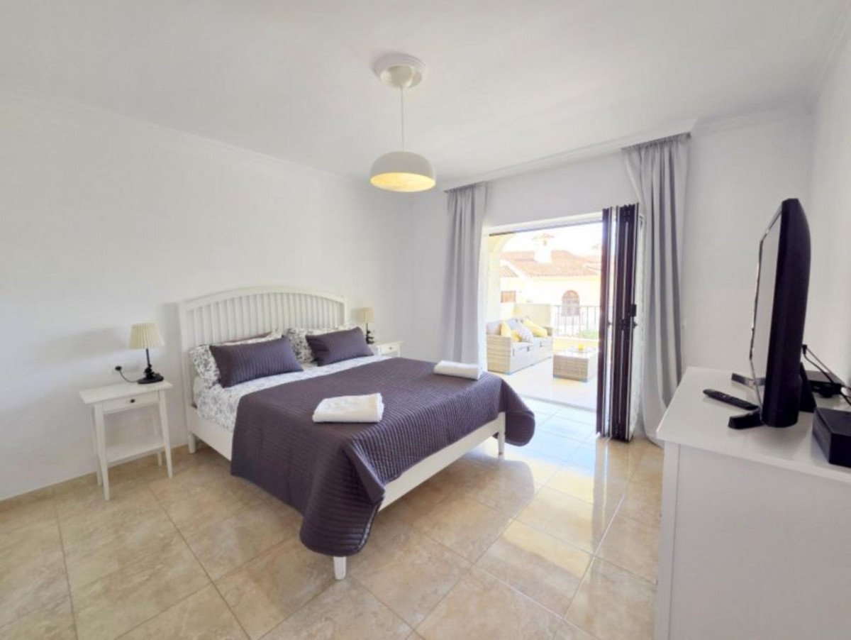 3 Bed Ground Floor Apartment in La Duquesa