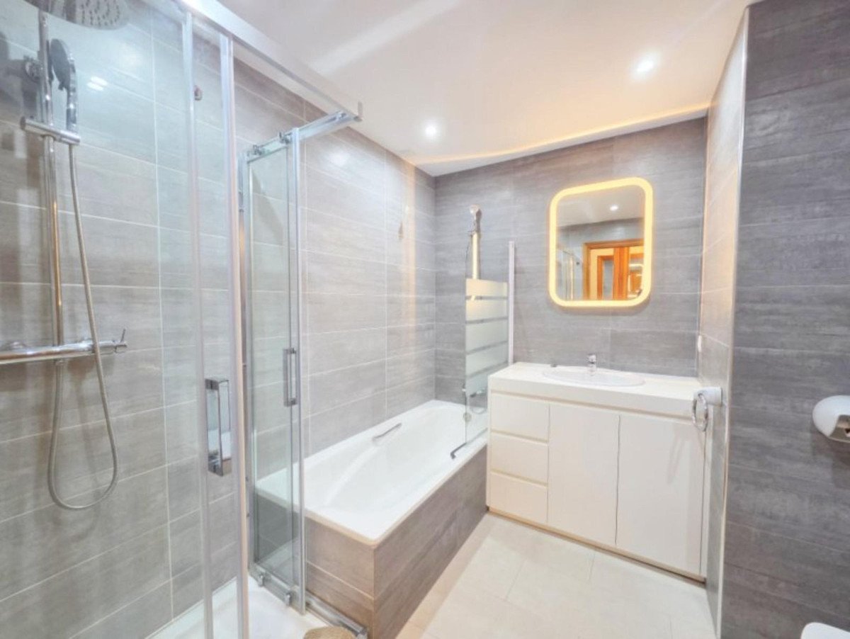 3 Bed Ground Floor Apartment in La Duquesa