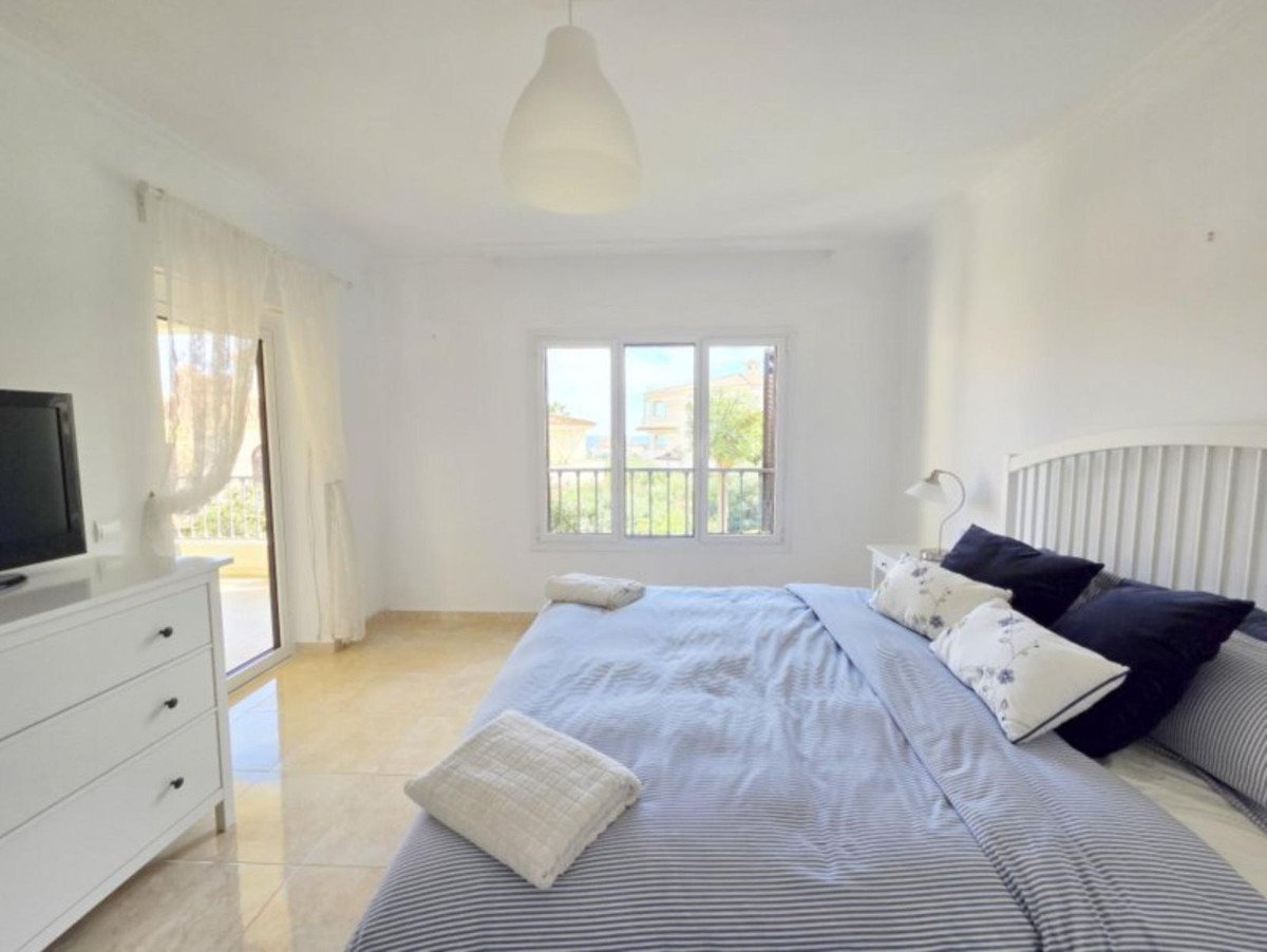 3 Bed Ground Floor Apartment in La Duquesa