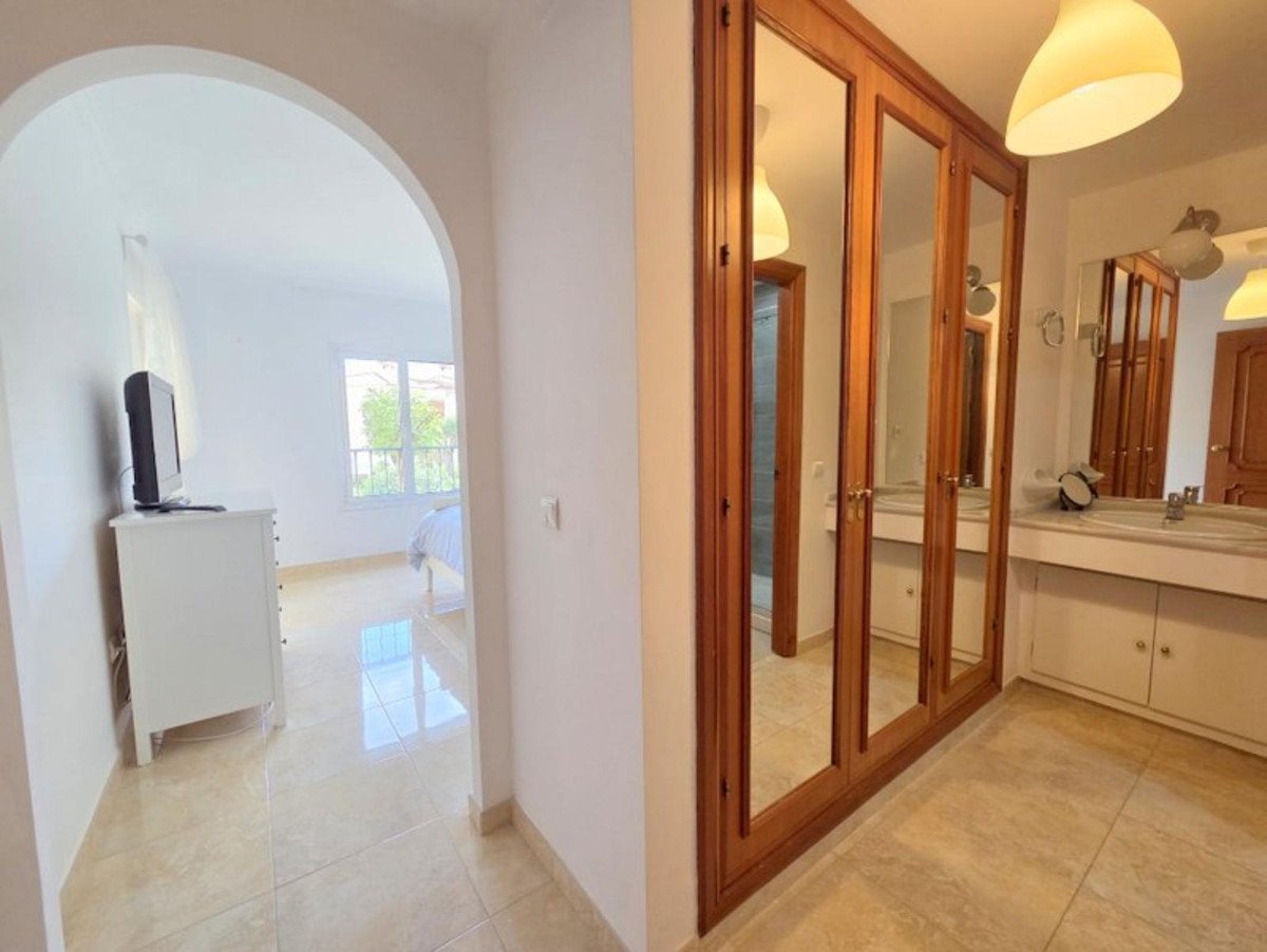 3 Bed Ground Floor Apartment in La Duquesa