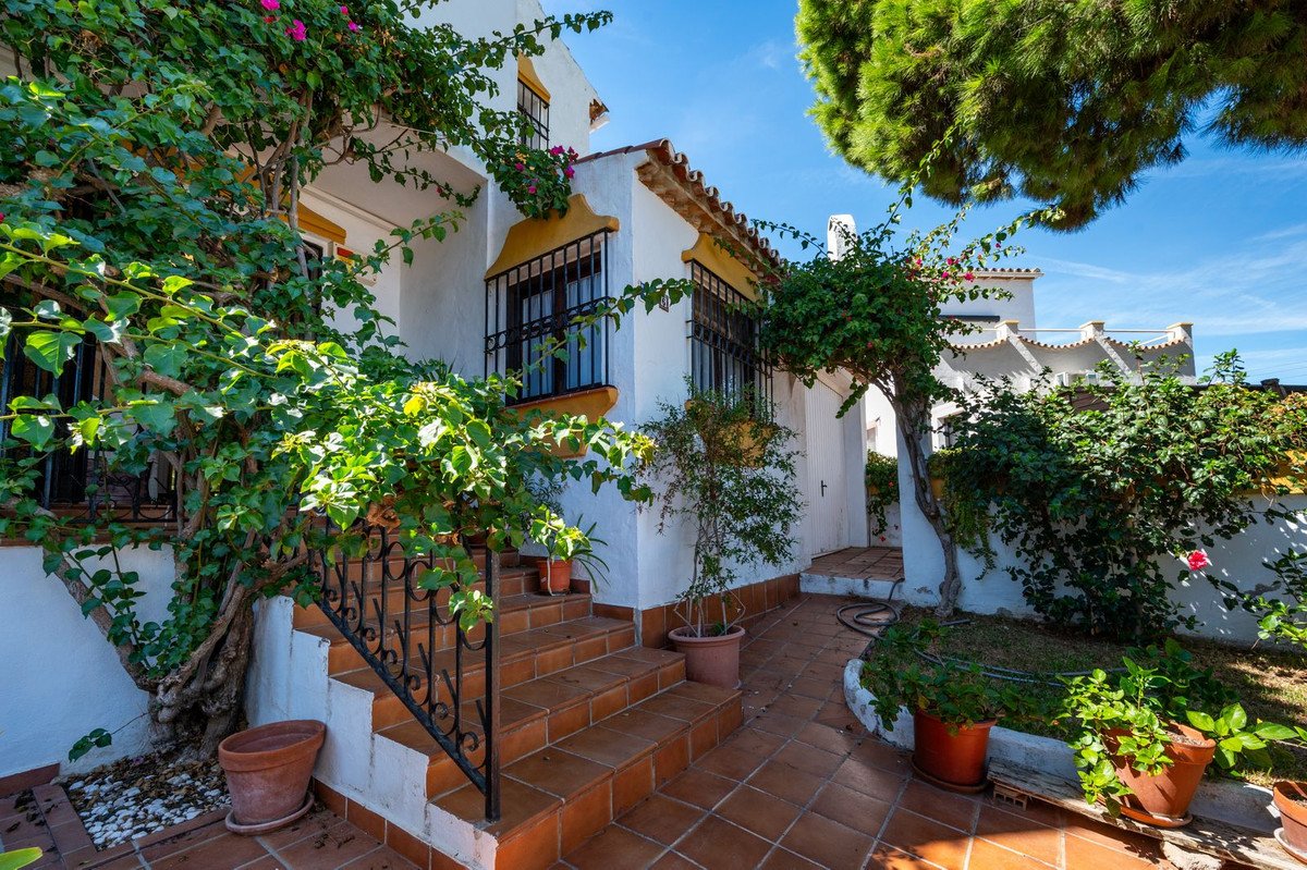 3 Bed Townhouse in El Chaparral