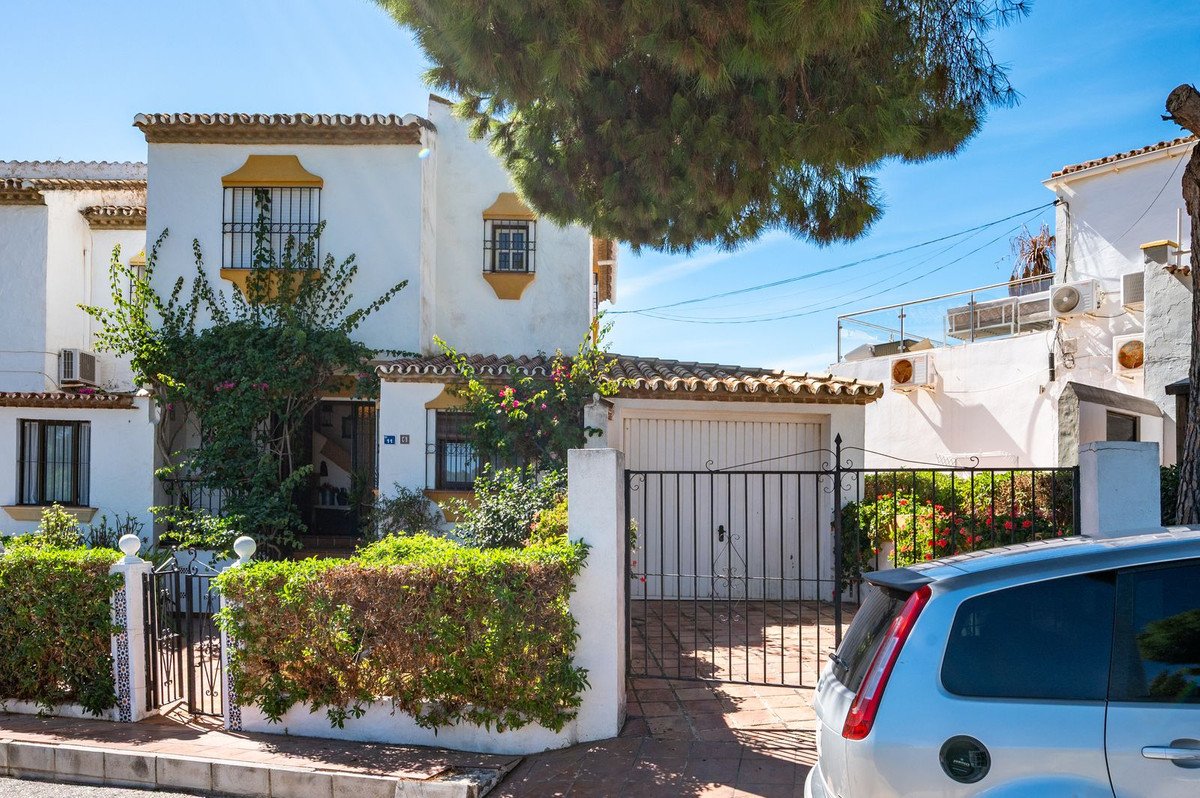 3 Bed Townhouse in El Chaparral