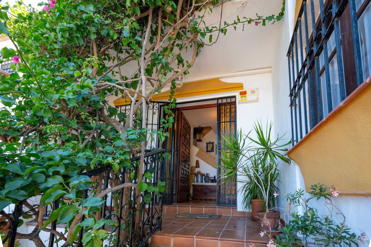 3 Bed Townhouse in El Chaparral