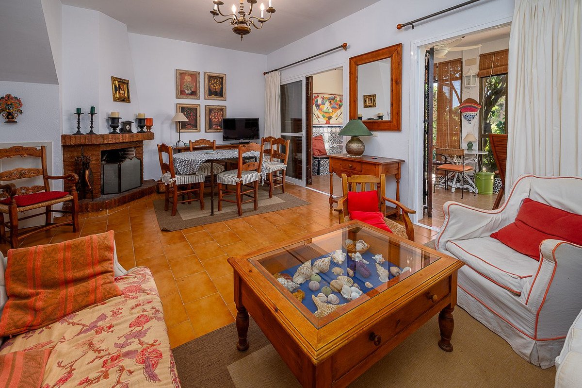 3 Bed Townhouse in El Chaparral