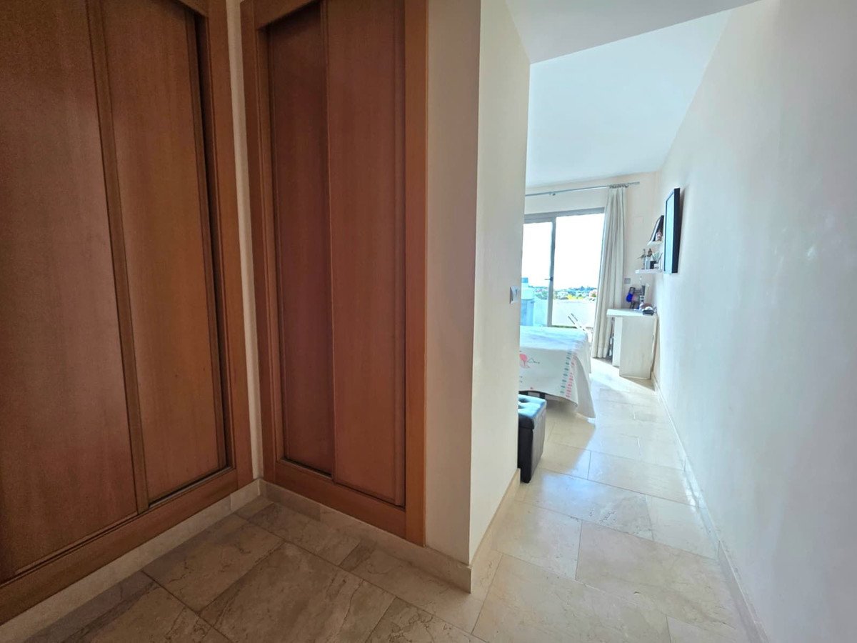 2 Bed Middle Floor Apartment in Estepona
