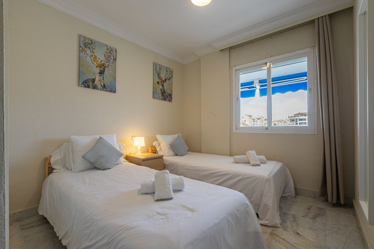 2 Bed Middle Floor Apartment in Puerto Banús