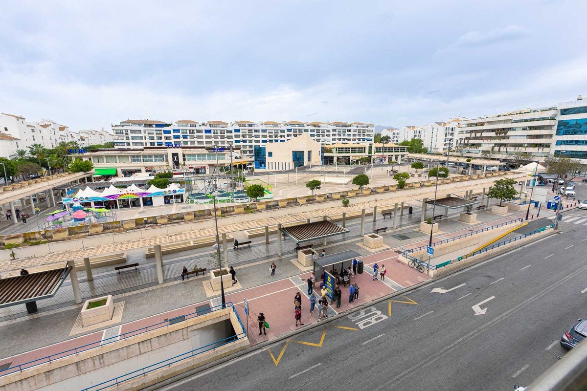 2 Bed Middle Floor Apartment in Puerto Banús