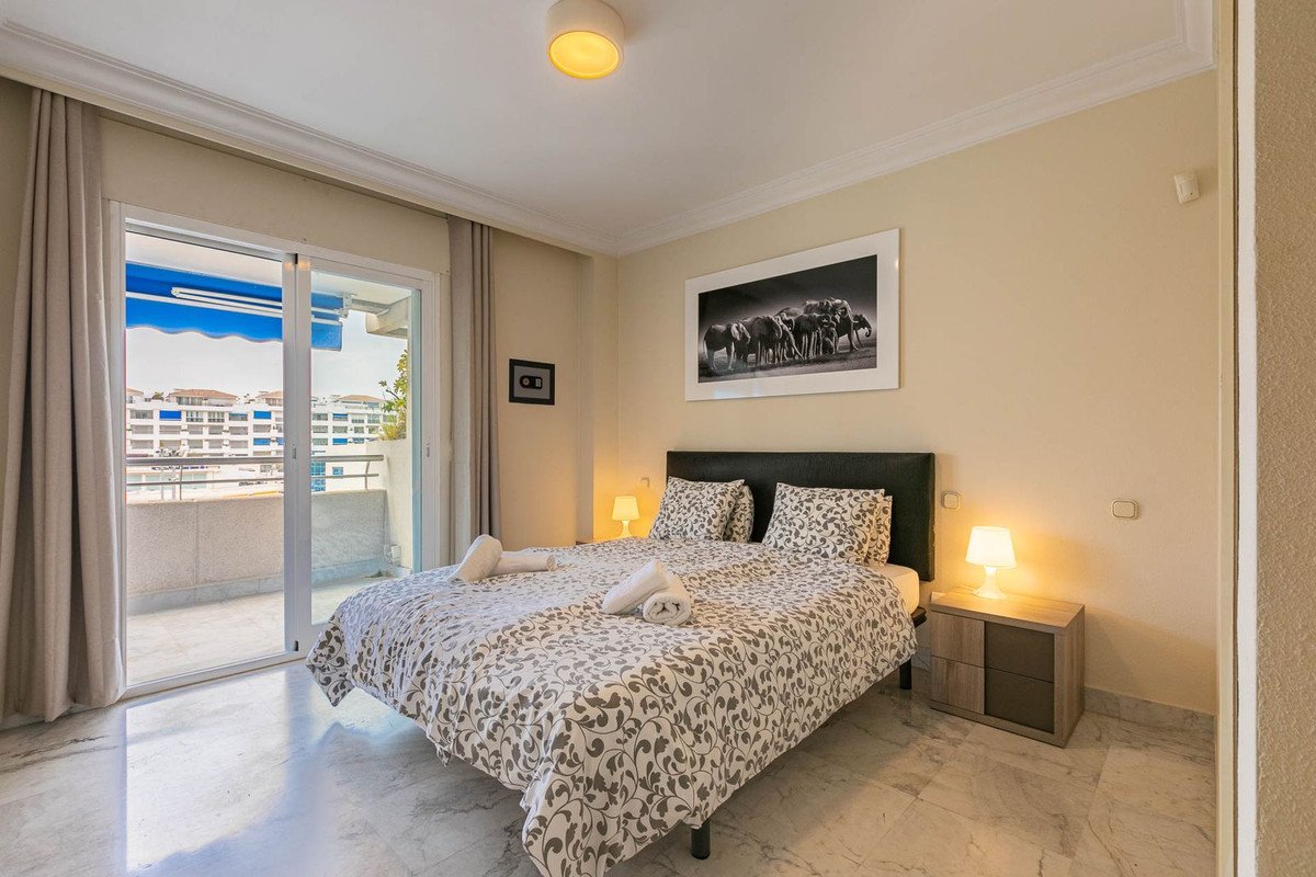 2 Bed Middle Floor Apartment in Puerto Banús