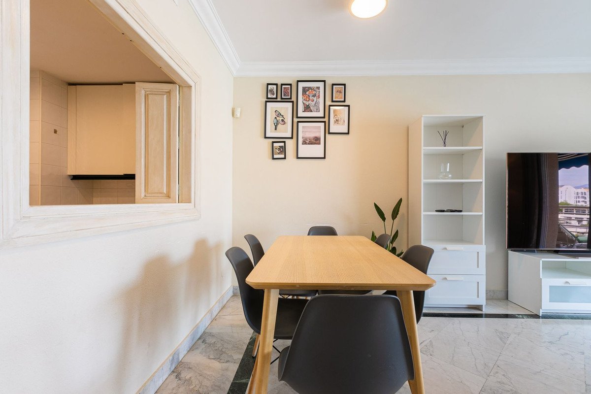 2 Bed Middle Floor Apartment in Puerto Banús