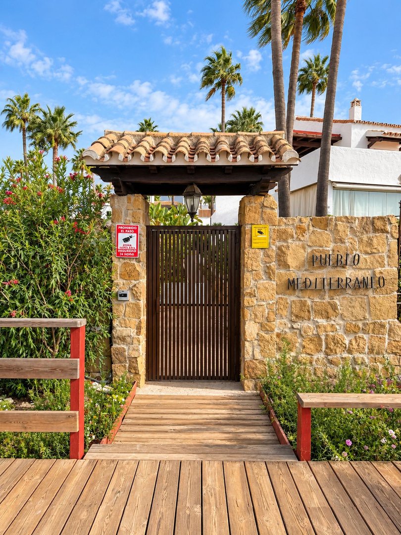 3 Bed Semi-Detached House in Bahía de Marbella